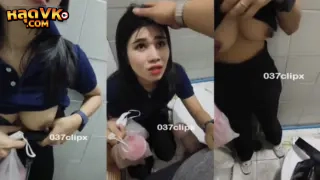 คลิปหลุด สาวเงินกู้โคตรเด็ด ถือกับข้าวรุงรังแต่โดนเจ้าหนี้รุกฆาตคาห้องน้ำ จับถอดกางเกงบังคับอมขัดดอกจนมิดลำ ตาเยิ้มสั่นสะท้านไปทั้งตัว